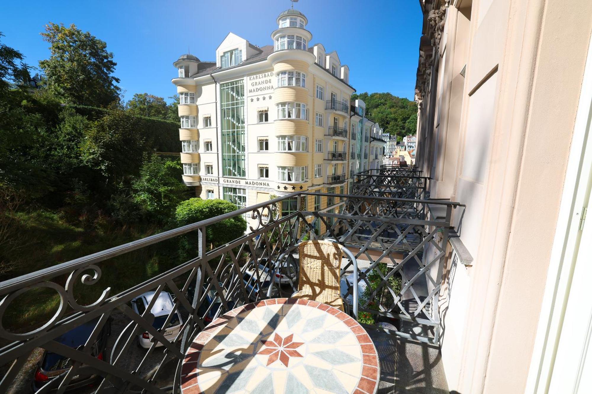 Boutique Hotel Ambiente ****+ Karlovy Vary Exteriér fotografie